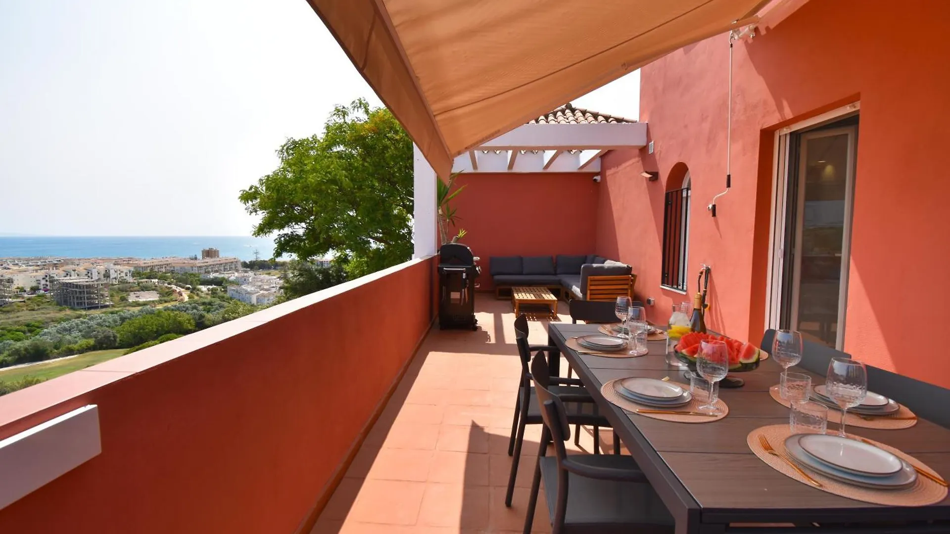 The Coral Breeze - Top Floor Apartment With Spectacular Views 마닐바 0*,