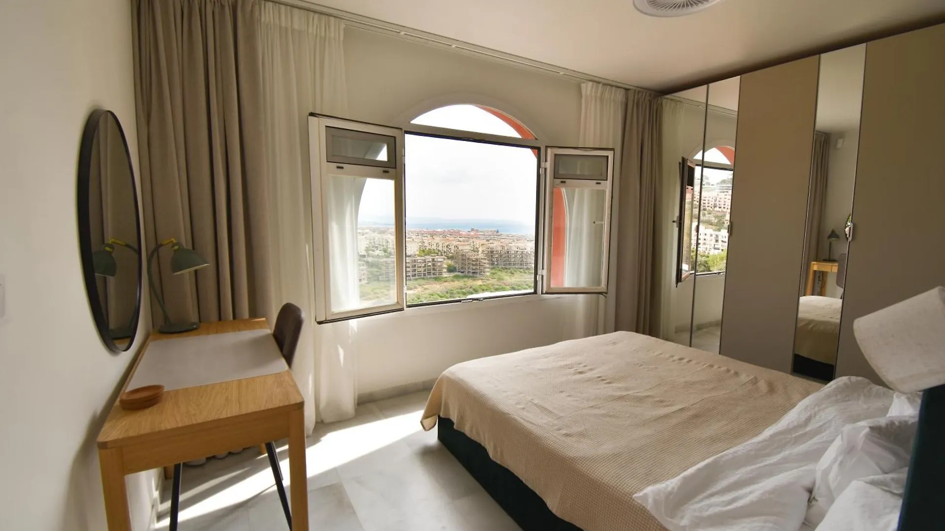 The Coral Breeze - Top Floor Apartment With Spectacular Views Manilva Španělsko